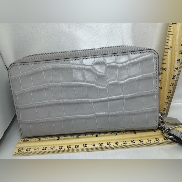 Michael Kors Jet Set Wristlet Travel Croc Embossed Pearl Grey Fall 2017 Rare - Picture 10 of 10